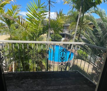 Tidy Unit, close to CBD and beach - POOL IN COMPLEX! - Photo 5