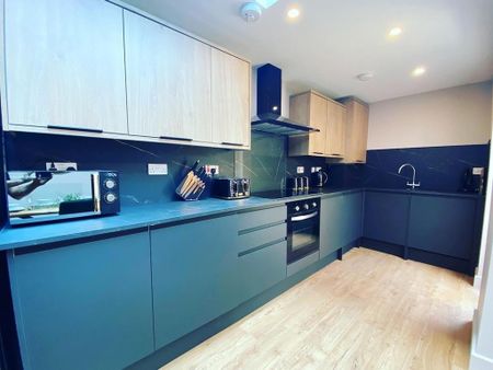 5 bedroom house of multiple occupation to rent - Photo 4