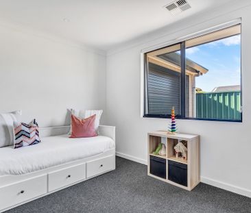 38A Ashbourne Ave, Kingswood SA 5062 - House For Rent | Domain - Photo 4