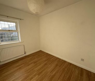 4 bedroom detached house to rent - Photo 3