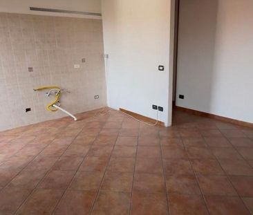 san gregorio 3 ampi vani si residenza posto auto - Photo 3