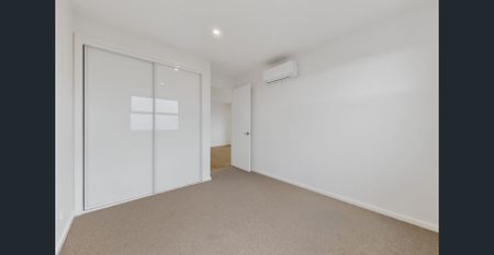 Brand New Townhouse in a Prime Bentleigh East Location - Photo 2