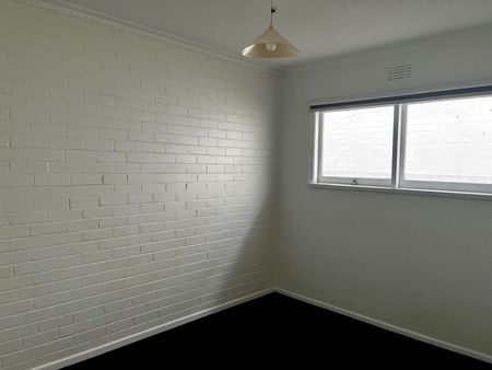 2/5-7 Verner Street, South Geelong - Photo 4