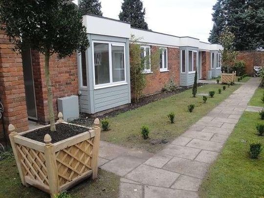 Bedroom Property In Guildford, GU1 - Photo 1