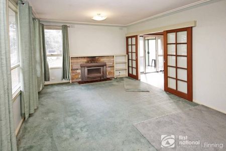 Spacious 4-Bedroom Home on 1 approx. Acre with Breathtaking Views - Photo 2