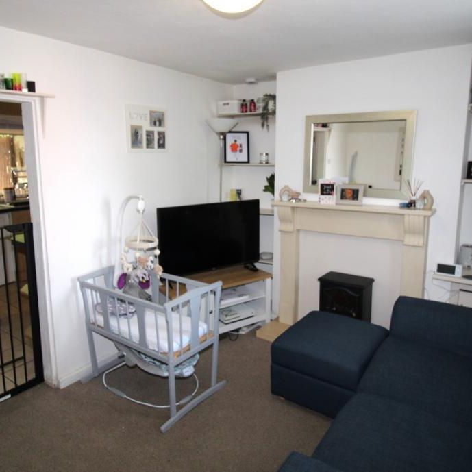 2 bedroom terraced house to rent - Photo 1
