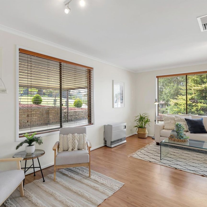 THREE BEDROOM HOME WITH GREAT OUTDOOR LIVING SPACE - Photo 1