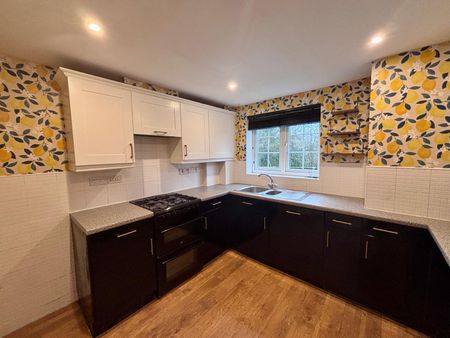 Two Bedroom Ground Floor Flat - Photo 5