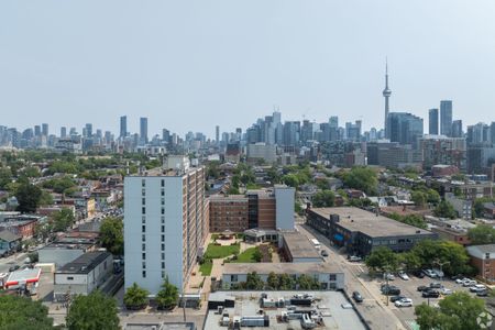 798 Richmond Street West - Photo 3