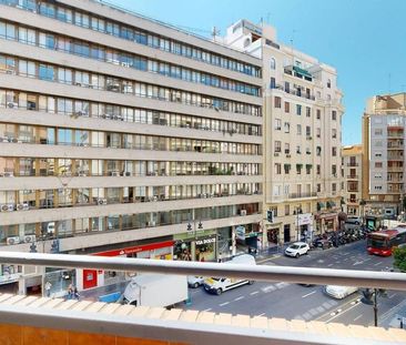 4 room luxury Apartment for rent in Valencia - Photo 6