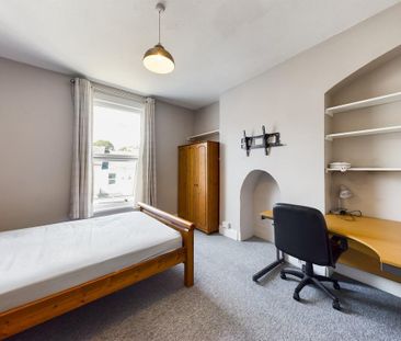 4 bedroom terraced house to rent - Photo 4