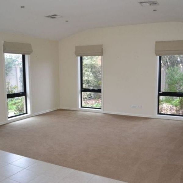 48 Lake Street, Wendouree - Photo 1