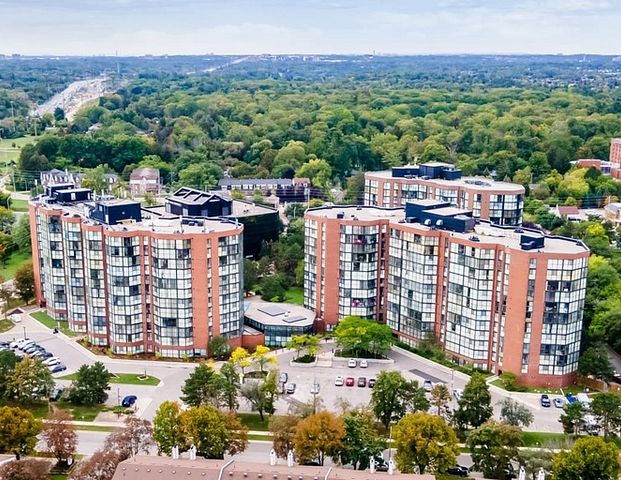 Sherobee Apartments | 2076, 2100 Sherobee Road, Mississauga - Photo 1