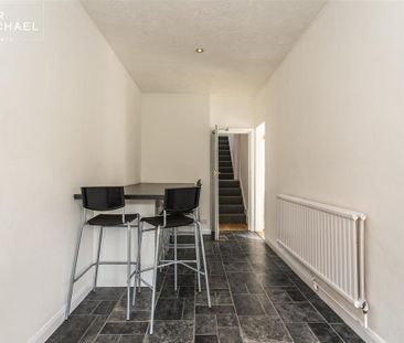 6 bedroom detached house to rent - Photo 1