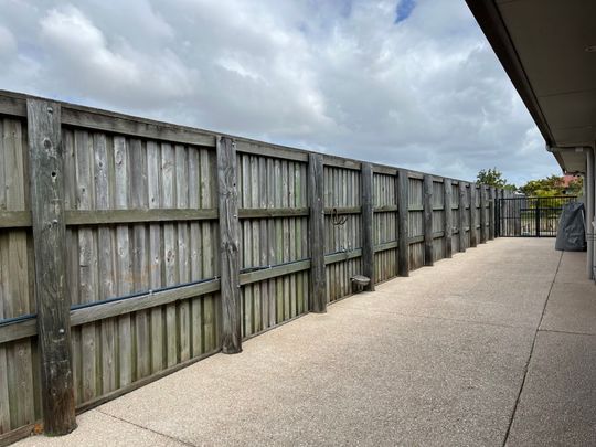 12 Lancaster Way, 4740, Ooralea - Photo 1