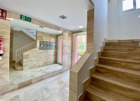 Middle Floor Apartment in Sotogrande Marina - Photo 2