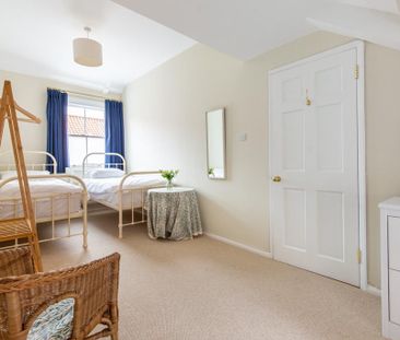 3 bedroom terraced house to rent - Photo 4