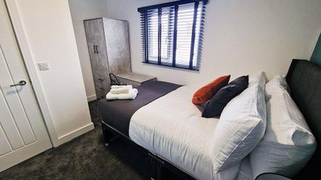 6 bedroom terraced house to rent - Photo 4