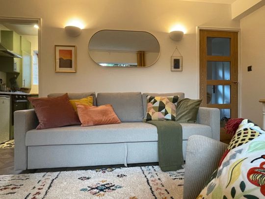 2 Bed Flat, Mansfield Road, NG5 - Photo 1