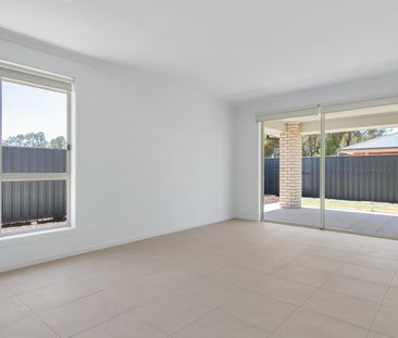 28 Woodhall Way - Photo 4