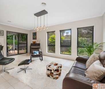 8/15 Ironbark Circuit, Jerrabomberra NSW 2619 - House For Rent | Do... - Photo 4