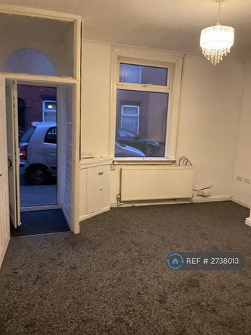 2 bedroom terraced house to rent - Photo 2