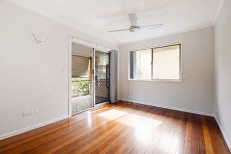 25 Swanfield, Macgregor QLD 4109 - House For Rent | Domain - Photo 5