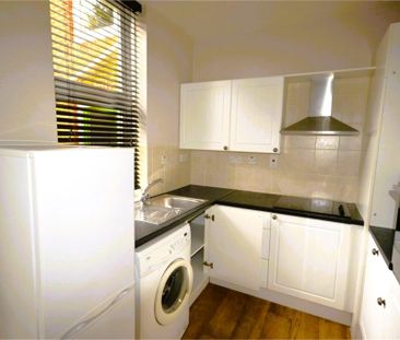 2 Bedroom Flat / Apartment - Winton Hill, Stockbridge - Photo 4