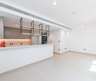 Vacant | Single Row | Easy Access - Photo 5