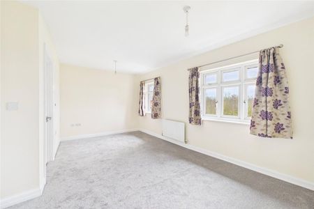 4 bedroom end of terrace house to rent - Photo 5