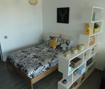 Piso de alquiler en Calle Hermanos Álvarez Quintero, 1, La Cala del... - Photo 4