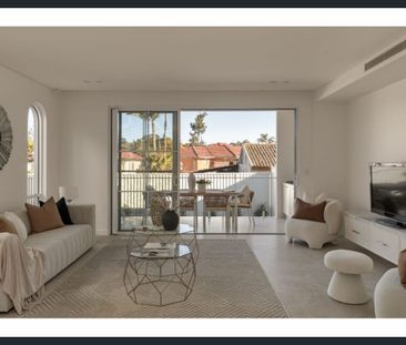 Sun-Drenched Designer Luxury with Exquisite Alfresco Entertaining - Photo 3