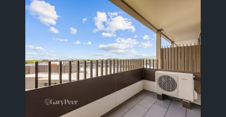 Modern & Perfectly Located One Bedroom Plus Study - Photo 2