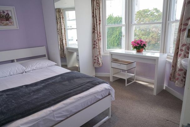 Flat to rent - Photo 1