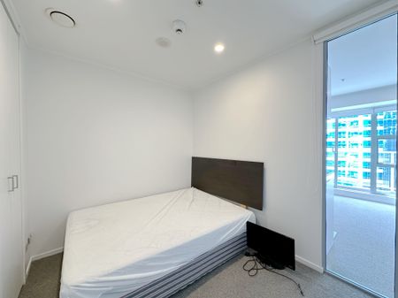 Two Bed and One Bathroom with a view - Photo 2