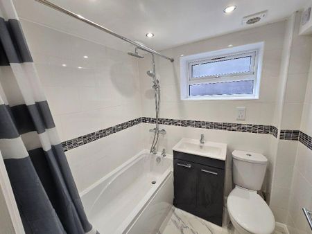 1 bedroom semi-detached house to rent - Photo 3