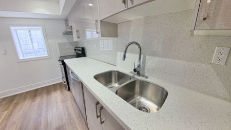 For Lease - 34 Main Street Unit# 4, Newmarket, Ontario - Photo 3