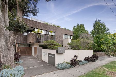 2/11 Narong Road, Caulfield North VIC 3161 - Apartment For Rent | Domain - Photo 3