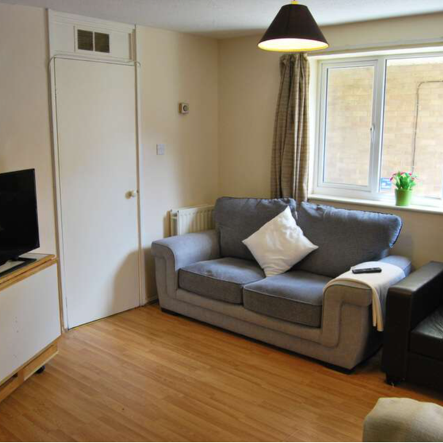 Downs Road Room 5 - Photo 1