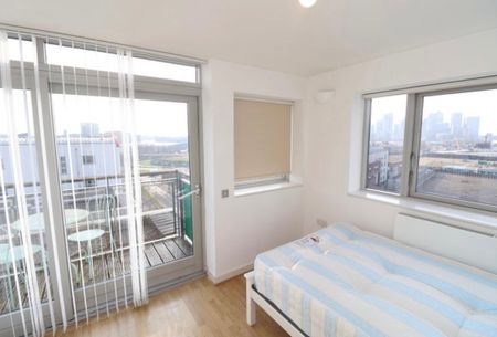 Room in a Shared Flat, Holly Court, SE10 - Photo 3