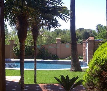 Villa for rent in Costalita, Estepona - Photo 1