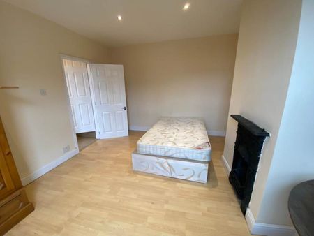 Woodside Avenue (room 3), Headingley, Leeds - Photo 4