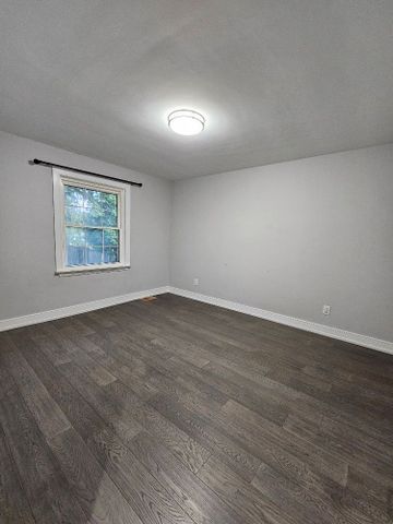 For Lease - 259 Tower Drive Unit# Main, Toronto, Ontario - Photo 3