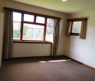 Great Location - Solid 3 Bedroom Home - Photo 2