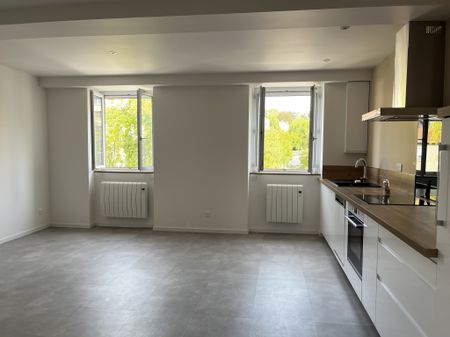 T2 AVEC BUREAU RENOVÉ - CENTRE TARARE - Photo 4