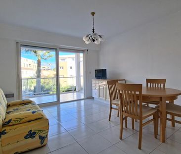 Location Appartement 2 pièces 38m² ST LAURENT DU VAR 06700 - Photo 2