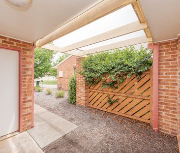 4 Nairn Place, Macquarie ACT 2614 - Townhouse For Rent | Domain - Photo 2