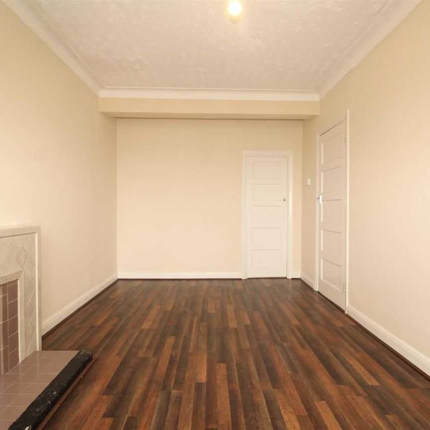2 Bedroom Apartment - Above Shop To Let - Photo 1