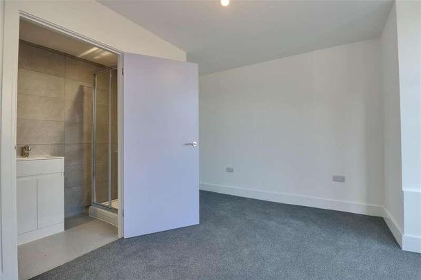 Stride Avenue, Portsmouth, PO3 - Photo 1