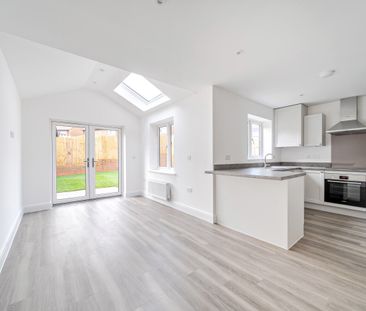 3 bedroom semi-detached house to rent - Photo 6